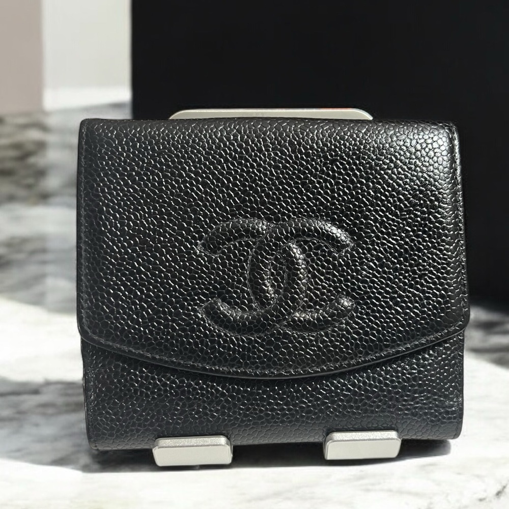 Chanel Caviar Leather Compact Wallet in Great Condition